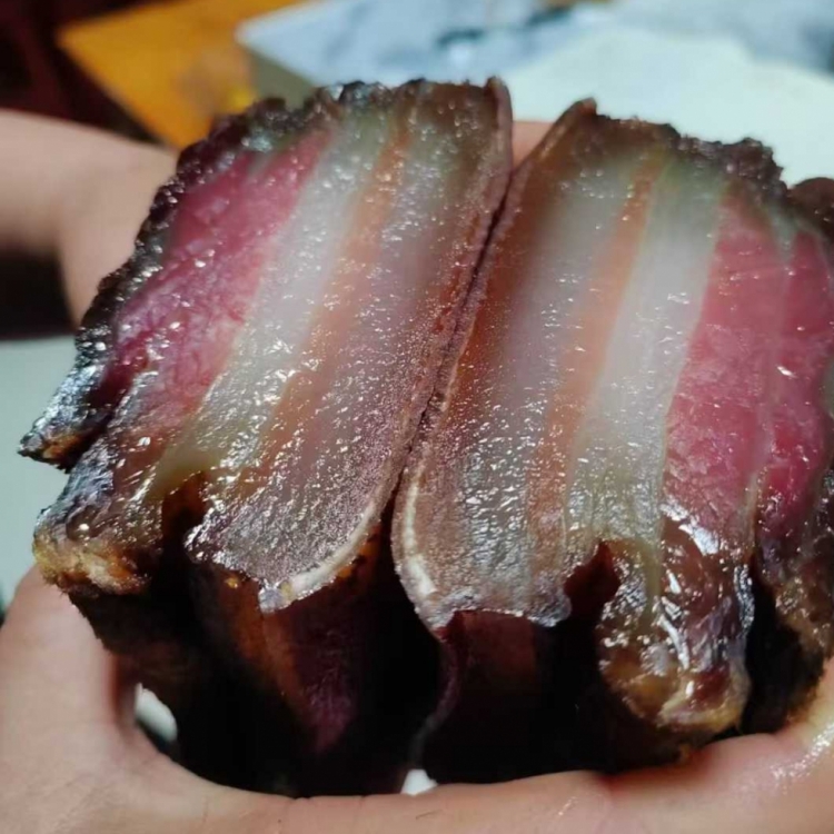 农家烟熏老腊肉特色腊味香醇诱人